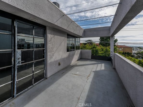 11817 Texas 1, Los Angeles CA 90025