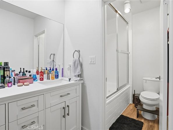 6540 Hayvenhurst Avenue 3, Lake Balboa CA 91406