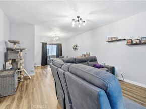 6540 Hayvenhurst Avenue 3, Lake Balboa CA 91406