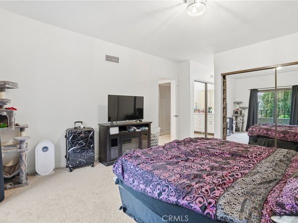 6540 Hayvenhurst Avenue 3, Lake Balboa CA 91406