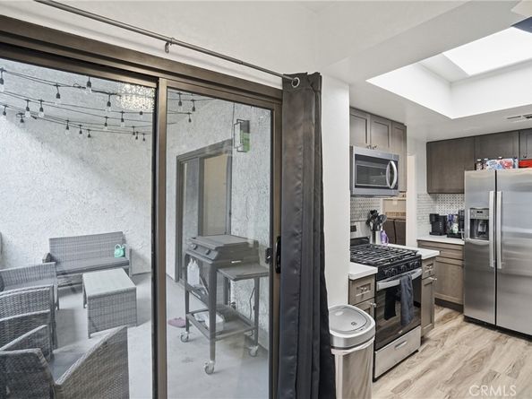 6540 Hayvenhurst Avenue 3, Lake Balboa CA 91406