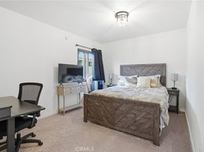 6540 Hayvenhurst Avenue 3, Lake Balboa CA 91406