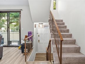 6540 Hayvenhurst Avenue 3, Lake Balboa CA 91406
