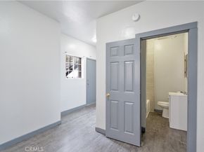 914 W 41st Street, Los Angeles CA 90037
