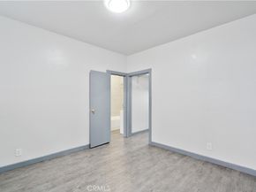 914 W 41st Street, Los Angeles CA 90037