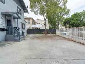 914 W 41st Street, Los Angeles CA 90037