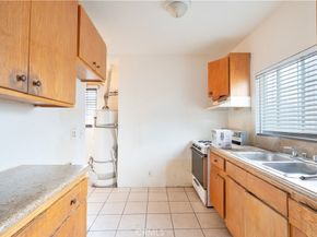 914 W 41st Street, Los Angeles CA 90037