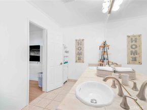 4771 Excelente Drive, Woodland Hills CA 91364