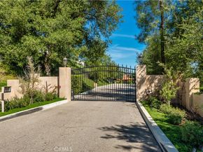 23815 Park Belmonte, Calabasas CA 91302