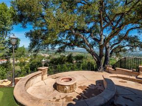 23815 Park Belmonte, Calabasas CA 91302