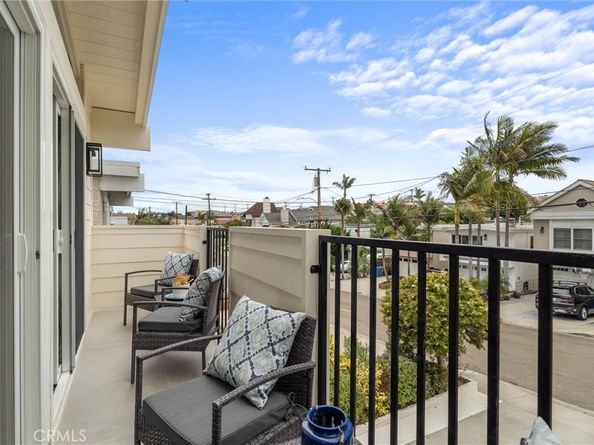 1529 Steinhart Avenue, Redondo Beach CA 90278