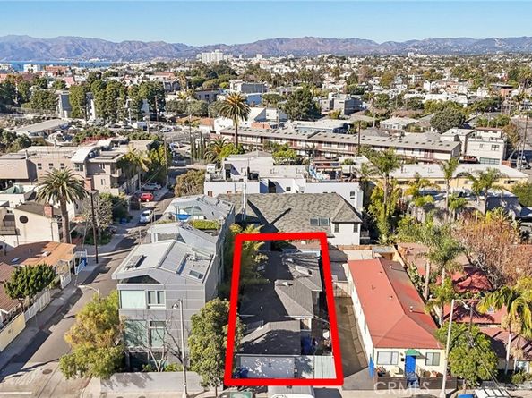 305 N Venice Boulevard, Venice CA 90291