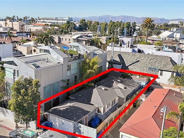 305 N Venice Boulevard, Venice CA 90291
