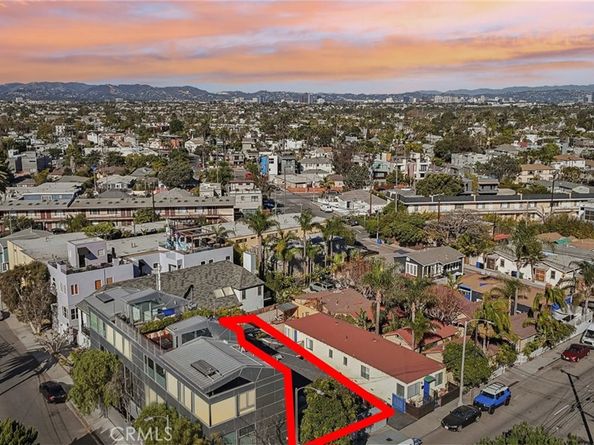 305 N Venice Boulevard, Venice CA 90291
