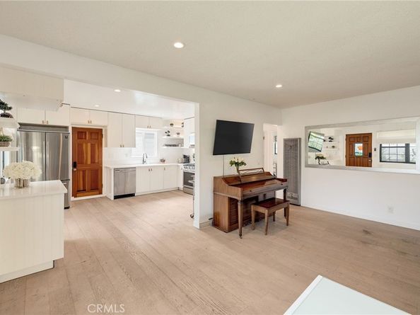 207 S Aviation Boulevard, Manhattan Beach CA 90266