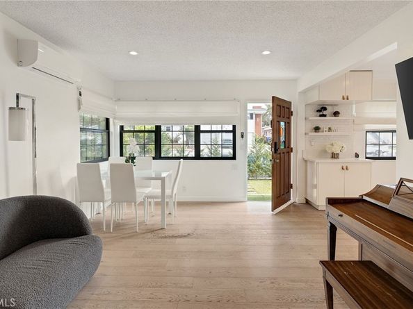 207 S Aviation Boulevard, Manhattan Beach CA 90266