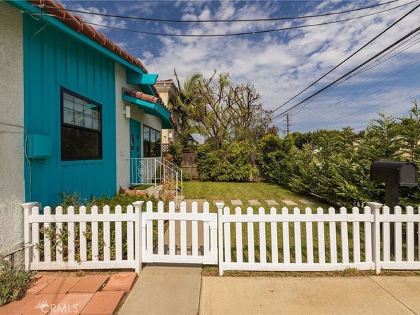 207 S Aviation Boulevard, Manhattan Beach CA 90266