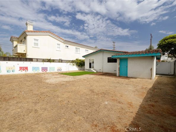 207 S Aviation Boulevard, Manhattan Beach CA 90266