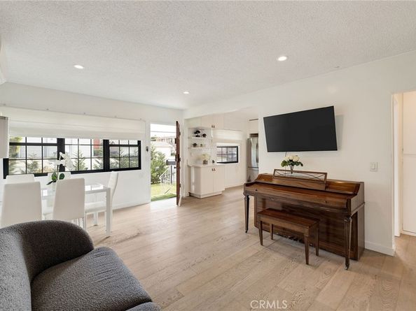 207 S Aviation Boulevard, Manhattan Beach CA 90266