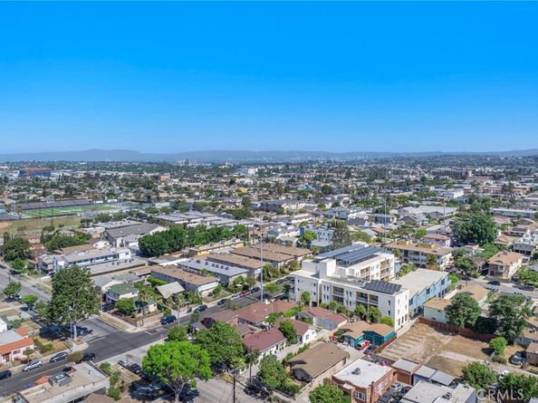 239 W Hillcrest Boulevard, Inglewood CA 90301