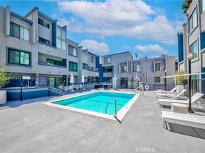 1940 N Highland Avenue 66, Los Angeles CA 90068