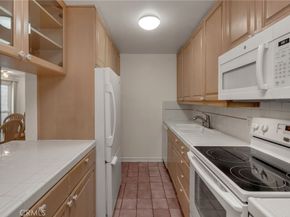 635 S Prospect 102, Redondo Beach CA 90277