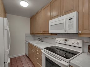 635 S Prospect 102, Redondo Beach CA 90277