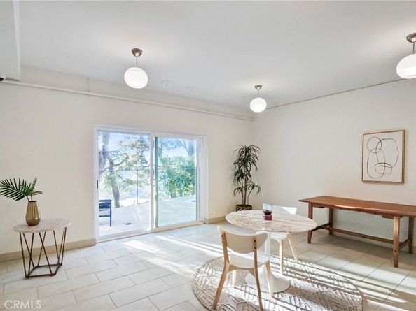 2345 Roscomare 302, Los Angeles CA 90077