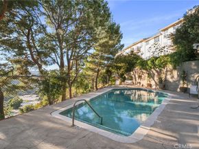 2345 Roscomare 302, Los Angeles CA 90077