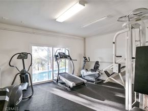 2345 Roscomare 302, Los Angeles CA 90077