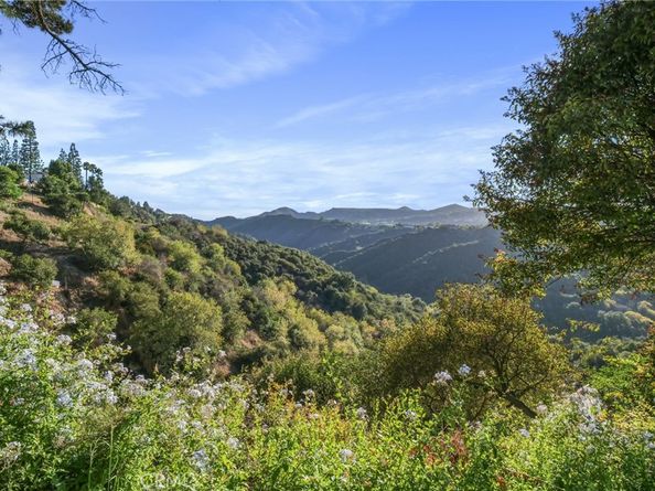 2345 Roscomare 302, Los Angeles CA 90077