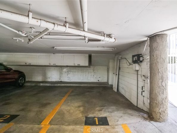 2345 Roscomare 302, Los Angeles CA 90077