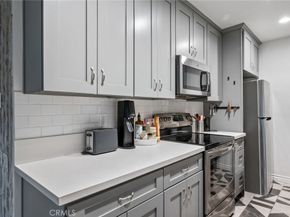 2345 Roscomare 302, Los Angeles CA 90077