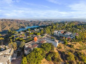 2345 Roscomare 302, Los Angeles CA 90077