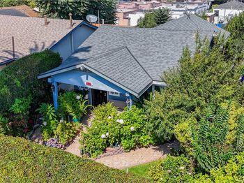 1711 W 59th Place