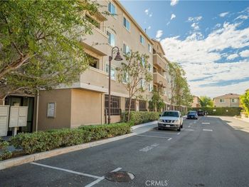 1401 Lomita
