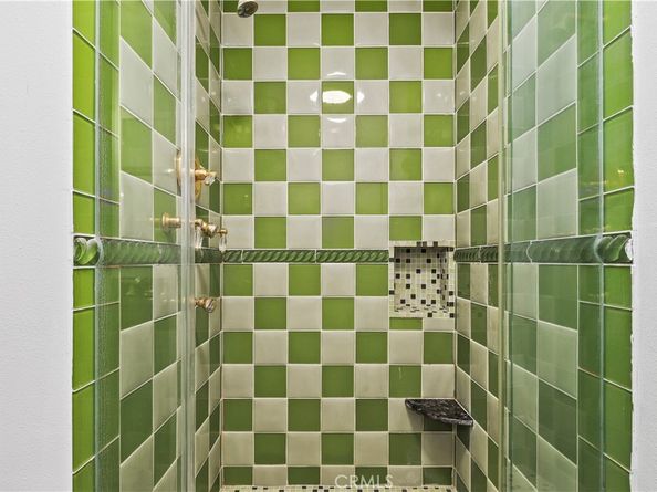 1045 N Kings Road 105, West Hollywood CA 90069