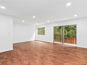 1045 N Kings Road 105, West Hollywood CA 90069