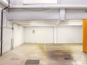 1045 N Kings Road 105, West Hollywood CA 90069