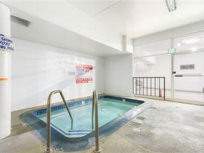 1045 N Kings Road 105, West Hollywood CA 90069