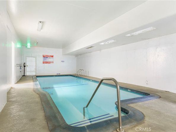 1045 N Kings Road 105, West Hollywood CA 90069