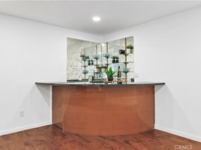 1045 N Kings Road 105, West Hollywood CA 90069