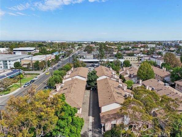 3390 Elm Ave #2, Long Beach CA 90807