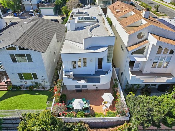 1752 Carver Street, Redondo Beach CA 90278