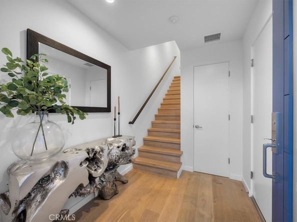 615 Aviation Way, Manhattan Beach CA 90266