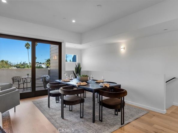 615 Aviation Way, Manhattan Beach CA 90266