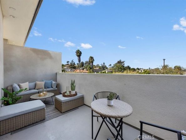 615 Aviation Way, Manhattan Beach CA 90266