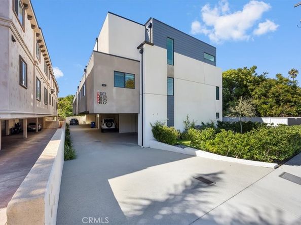 615 Aviation Way, Manhattan Beach CA 90266