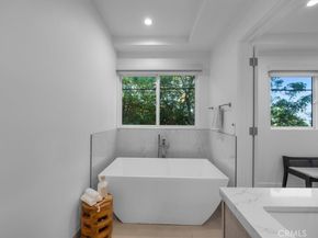 615 Aviation Way, Manhattan Beach CA 90266