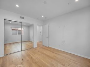 615 Aviation Way, Manhattan Beach CA 90266